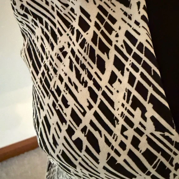 White House Black Market tank top in excellent condition - Picture 6 of 10